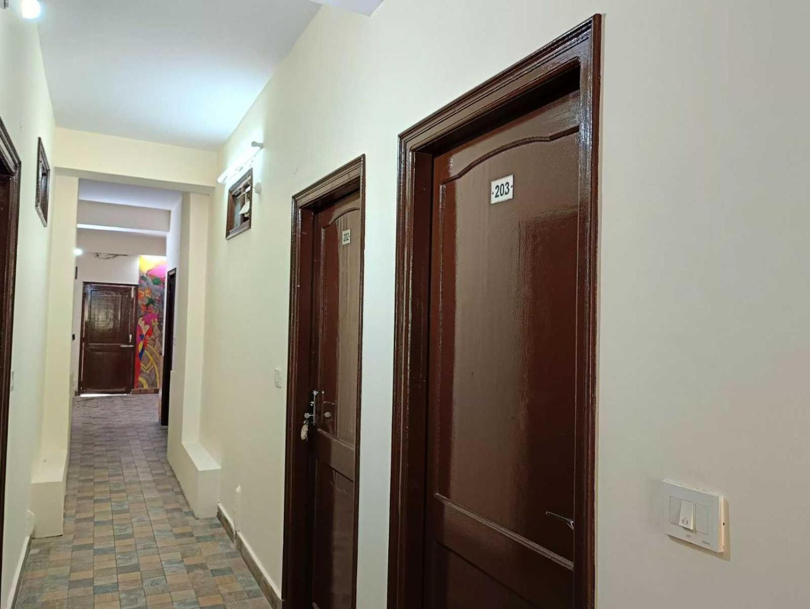 Hotel O New Shushant Regency Шимла Екстериор снимка